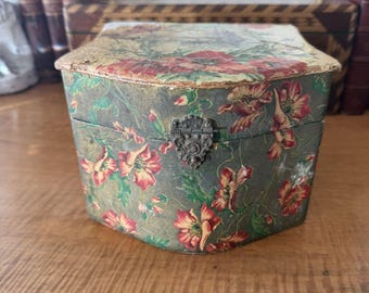 Antique Victorian Octagonal Floral Celluloid Collar Box With Ship Illustration & Metal Clasp With Collars