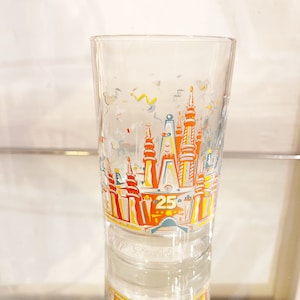 McDonald's Disney World 25th Year Anniversary Glass 2000 / Donald Duck - Disney World / 5"
