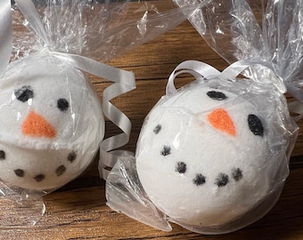 Christmas snowmen bath bomb