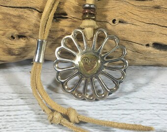 Blumenform Silber Concho mit Herz, Stern & Streifen ~2way Halskette oder Haargwatte~