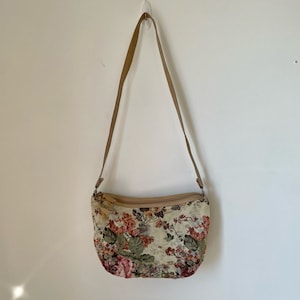 Vintage Floral Tapestry Purse Cream