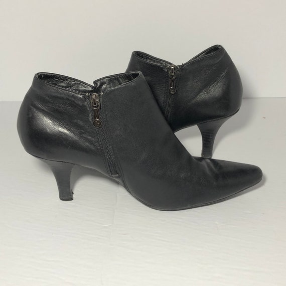 Blondo Leather Ankle Boots Black Size 7.5 - image 1