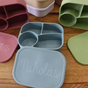 XXL Personalisierte Brotdose aus Silikon – Bento Lunchbox mit 4 Fächern für Kinder & Erwachsene – auslaufsicher - BPA-frei