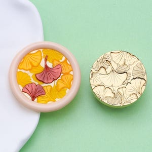 Crown Iron On/Sew On Patch: Queen Crown & Bee Wreath