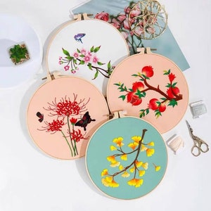 Kit di ricamo di loto 3D, kit di ricamo di cachi / kit di ricamo di glicine, kit di ricamo Crewel moderno di fiori, kit di ricamo per principianti