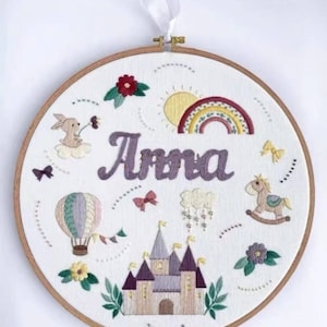 建物刺繍キットによるカスタムネーム、DIYバスとツリー刺繍キット、初心者向けベビーシャワーモダンクルーエル刺繍キット