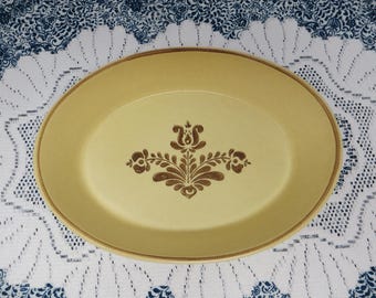 Pfaltzgraff "Village" Oval #241 Serving Stoneware Deep BAKING Casserole Dish 10"