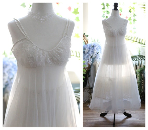 1950s white empire waist sweeping nightgown / regency… - Gem