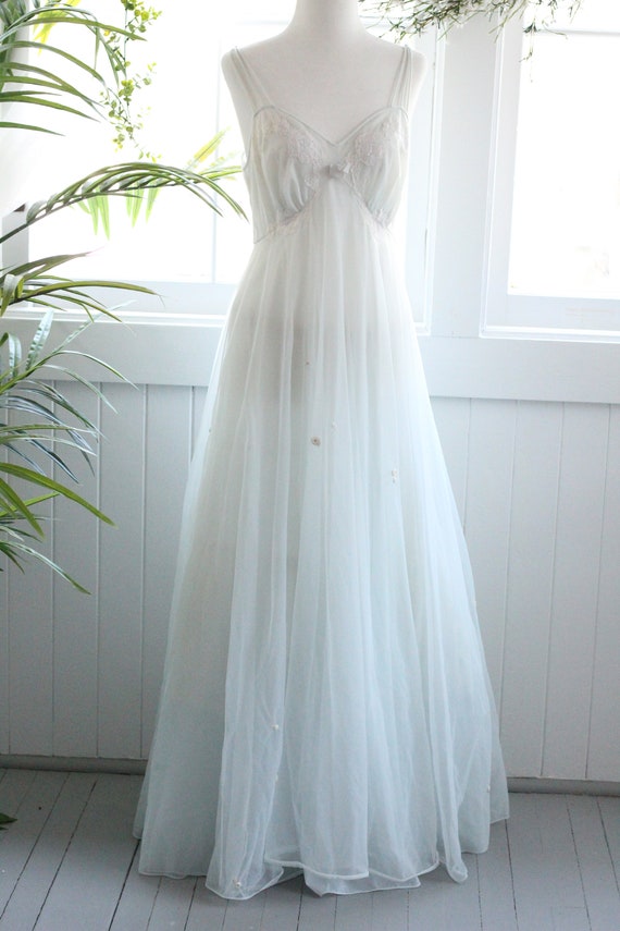 1950s 1960s soft blue sweeping nightgown old Holl… - image 8