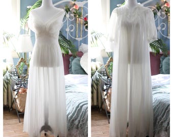 1950s white Vanity Fair tulle bust peignoir set / empire waist princess nightgown puffy sleeves robe sweeping bridal lingerie gown dress