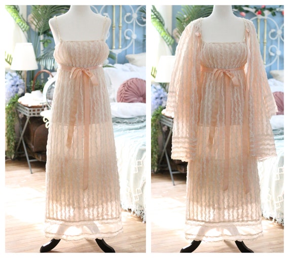 1970s peach empire waist peignoir set / nude beig… - image 1