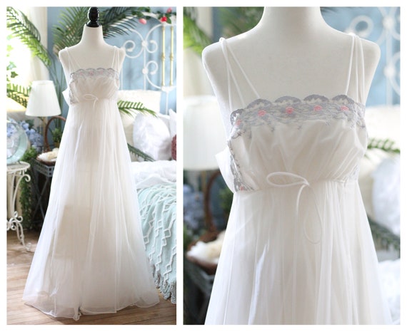 1960s white sweeping empire waist nightgown / flo… - image 2