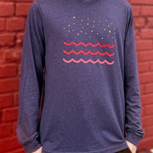Ruby Waves Unisex Langarmshirt