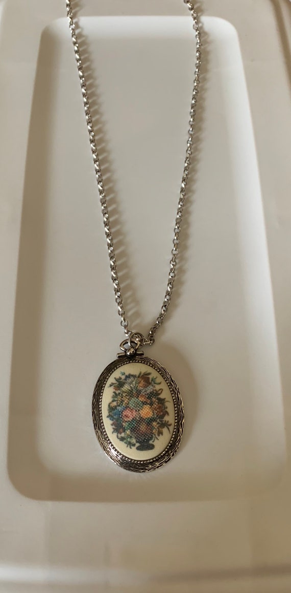 sarah coventry cameo