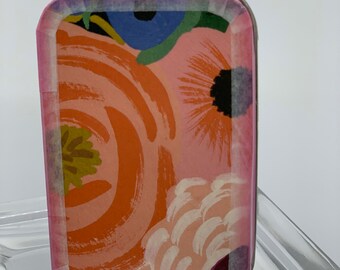 Affirmation Box with 21 Affirmation Cards, Rose and Peach Flowers