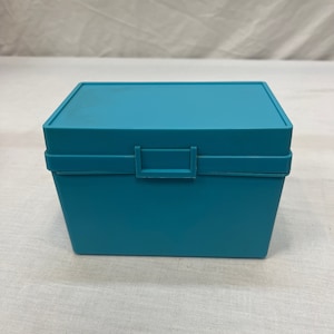 Caja de recetas vintage más grande de color verde azulado o azul, caja de archivo de tarjeta de índice retro, almacenamiento de cocina, hecho en los EE.UU.