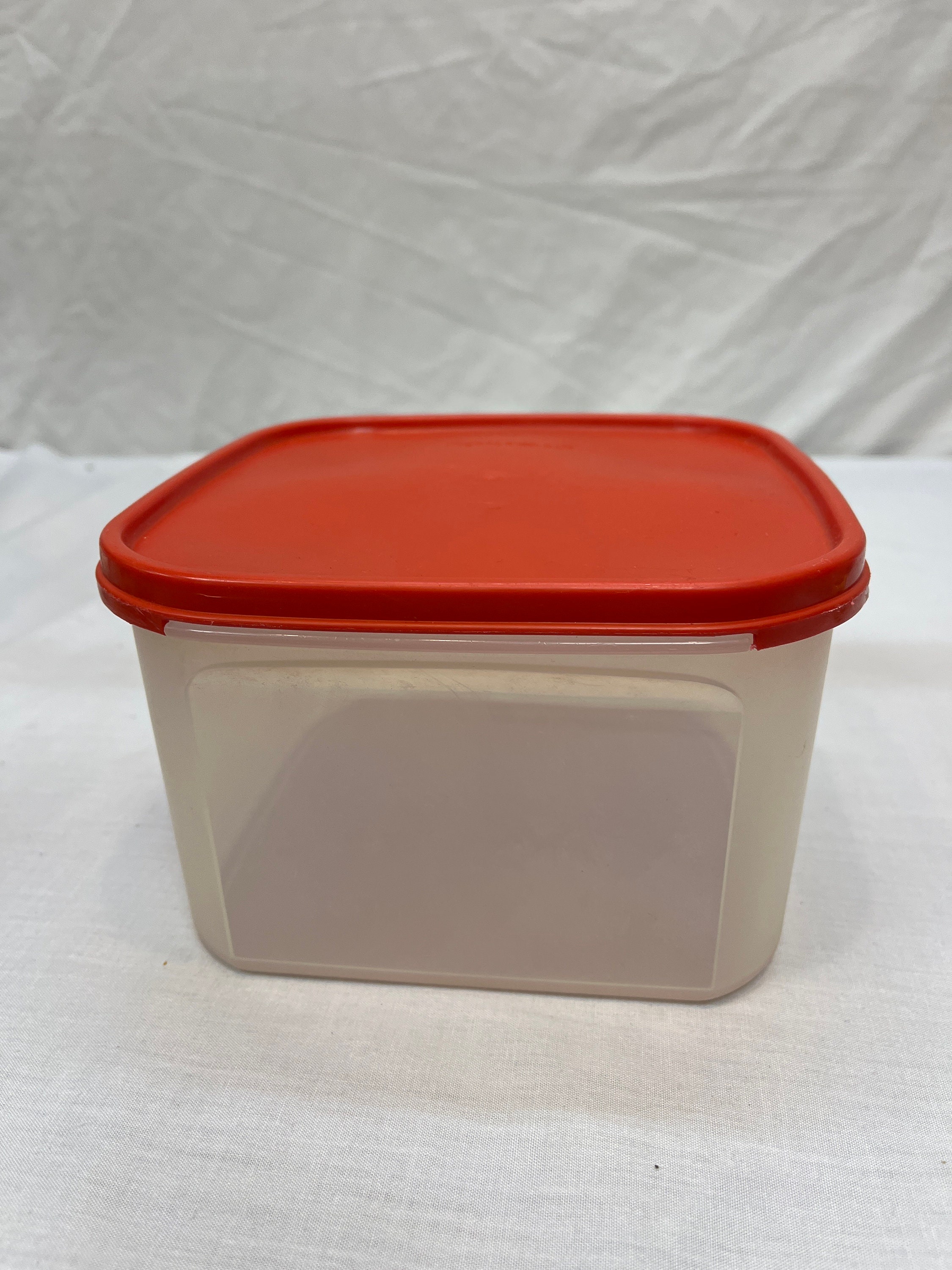 Tupperware 499-3 Narrow Small Cereal Containter, Lid 509-11 