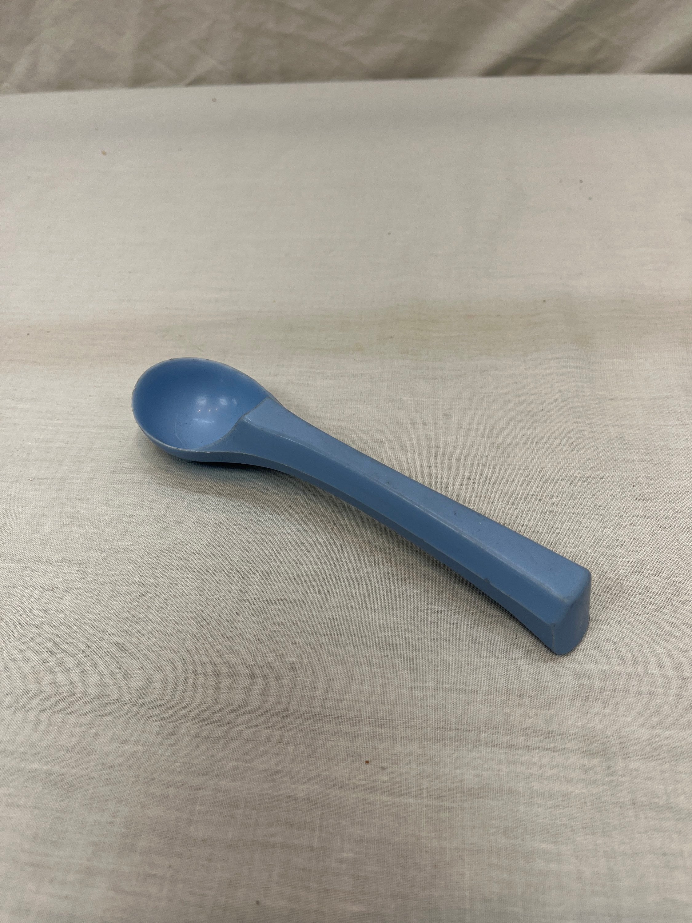 Vintage Rubbermaid Ice Cream Scoop, Rubbermaid 1910, MCM Kitchen, Brown