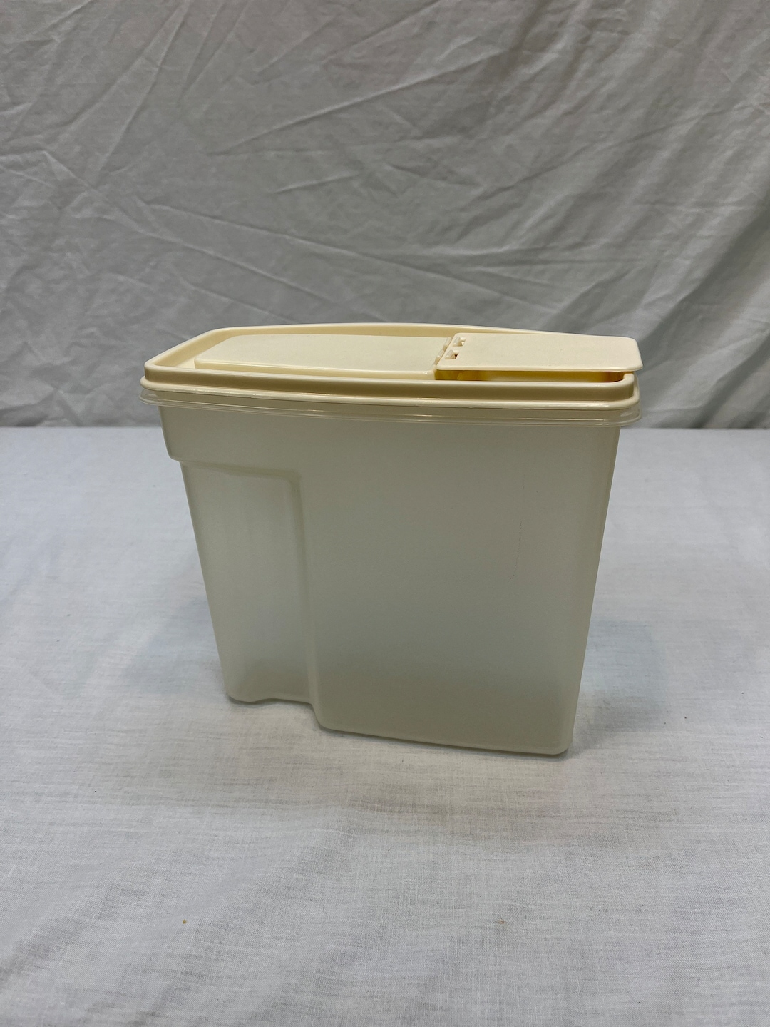 Vintage Rubbermaid Cereal Storage Container, off White Light Storage