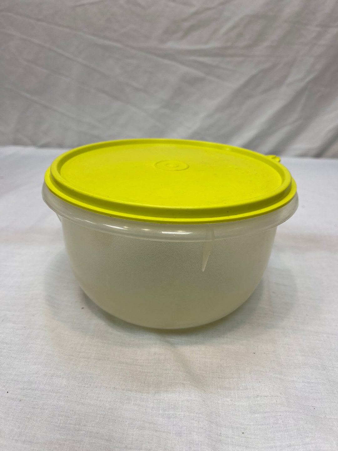 Vintage Tupperware Bowl With Lid, Number 2719 With Lid, Retro