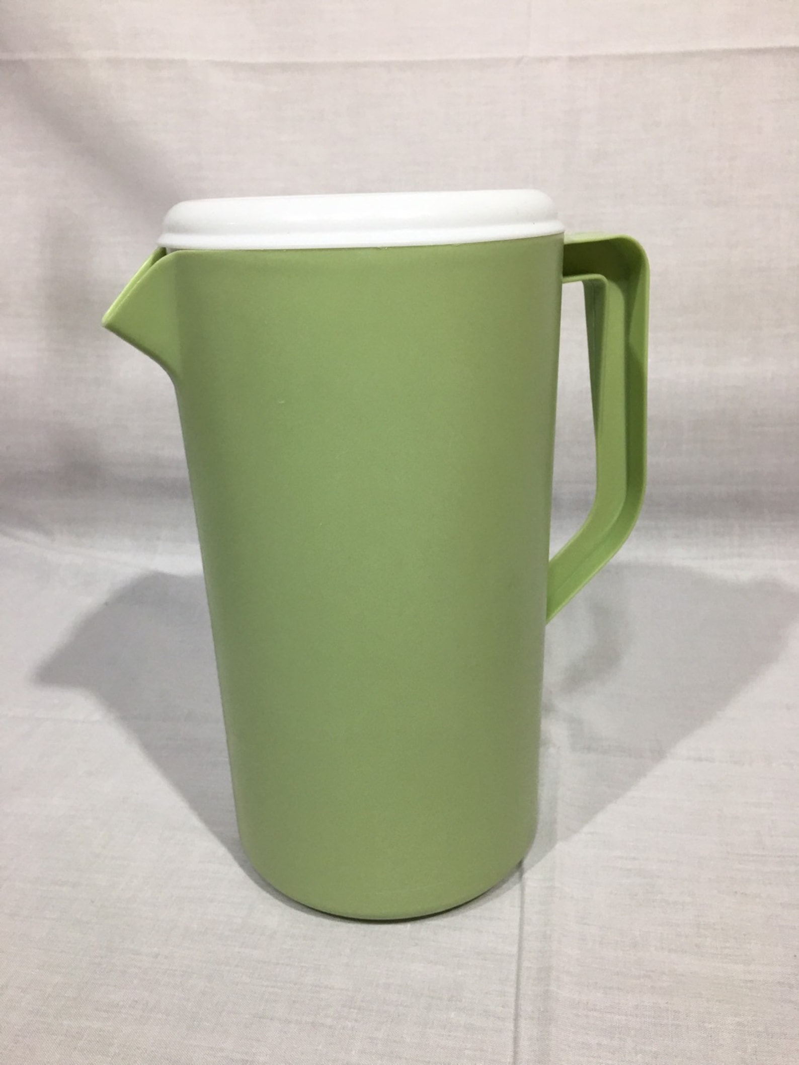 Rubbermaid 2 Quart Pitcher 1/2 Gallon Two Quart Rubbermaid Etsy