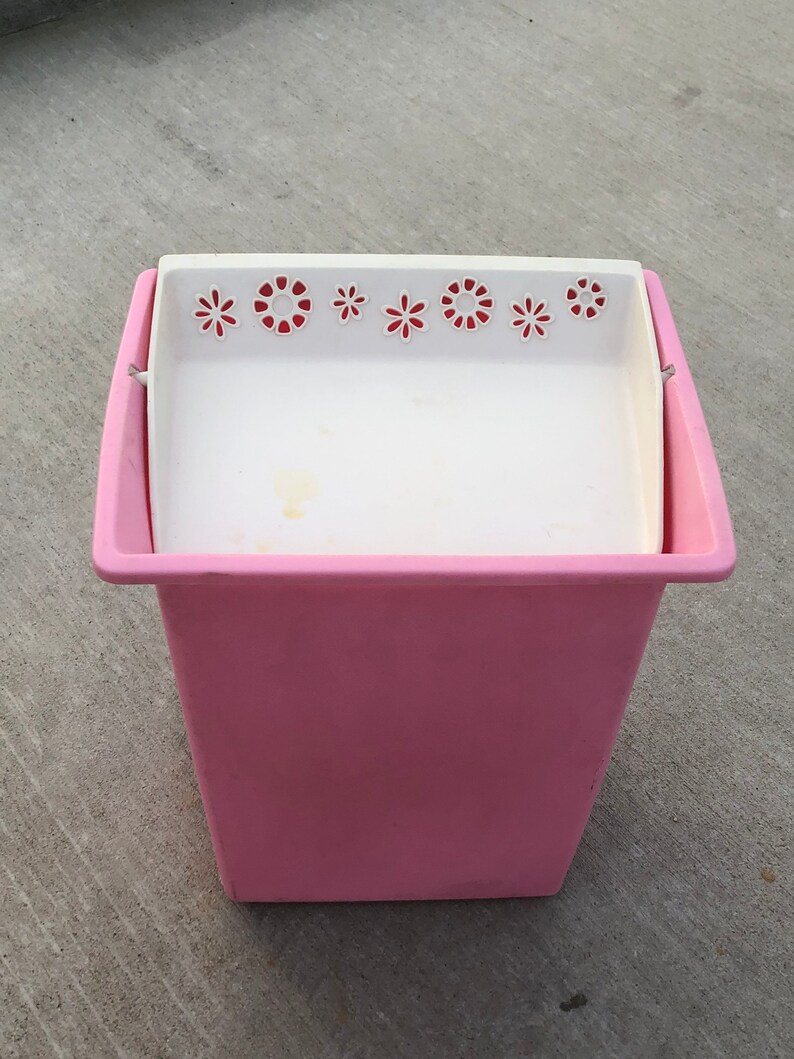 pink rubbermaid storage tote