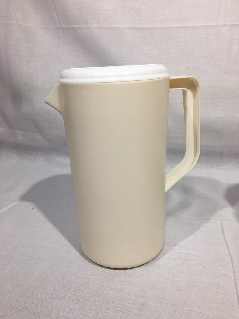 Rubbermaid 2 Quart Pitcher, 1/2 Gallon, Two Quart, Rubbermaid Etsy