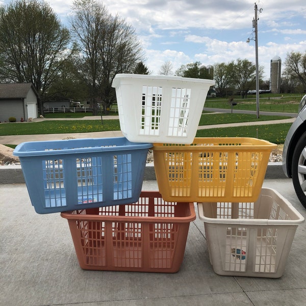 Rubbermaid laundry basket, MCM, utility basket, plastic laundry basket, Rubbermaid