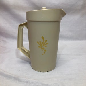 Vintage Tupperware 1/2 gallon pitcher, jug, 2 quarts, almond or off white pitcher, water picture