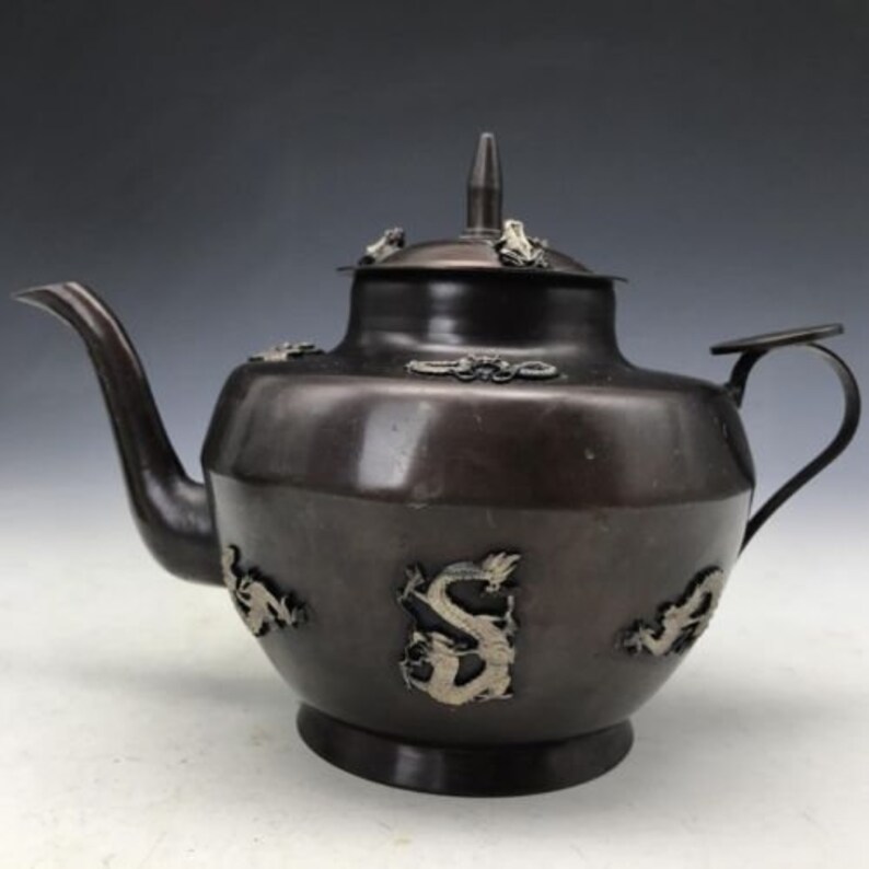 Pure copper teapot hand-carved dragons images in ancient China
