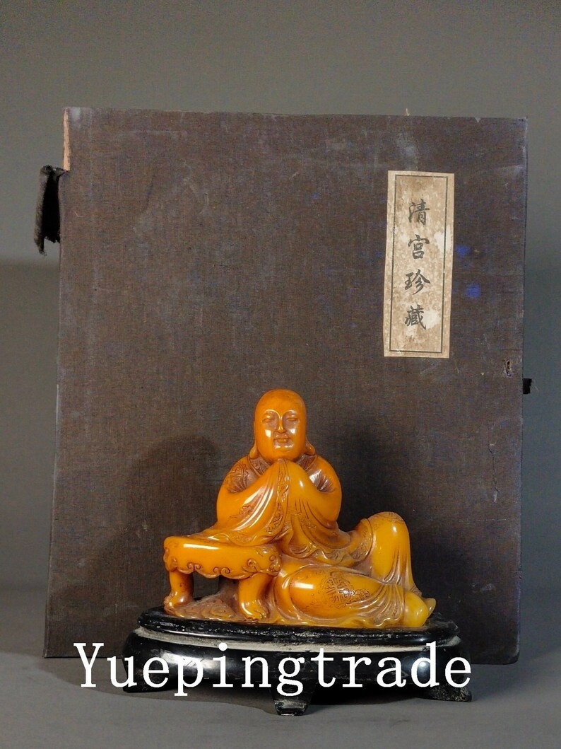 Collection treasures pure natural Shoushan stone hand-carved Luohan shops seal ornament.50