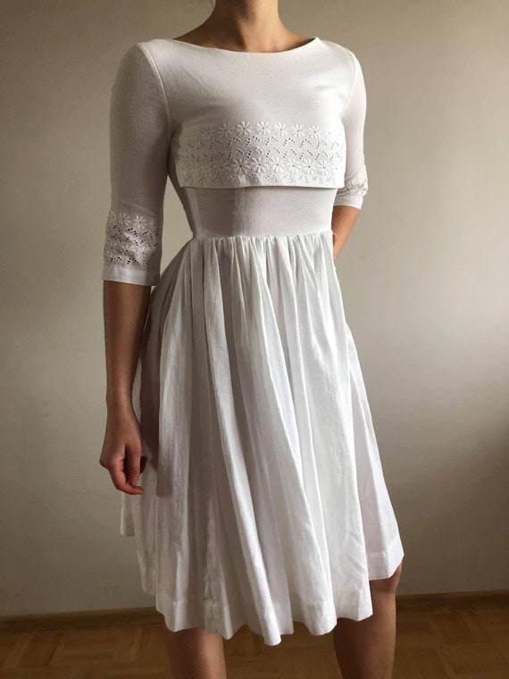 vintage 1950s dress, white, small, fullskirt