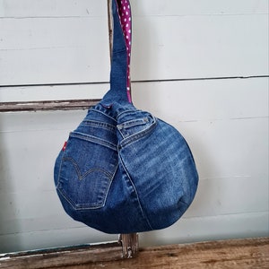 sac à nœuds en jeans, bracelet en denim recyclé, sac à nœuds, taille moyenne image 1