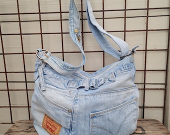 Authentic Coach Purse Signature Carly Hobo Bag No: L0726-11957 Authentic Coach Purse Signature Carly Hobo Bag No: L0726-11957