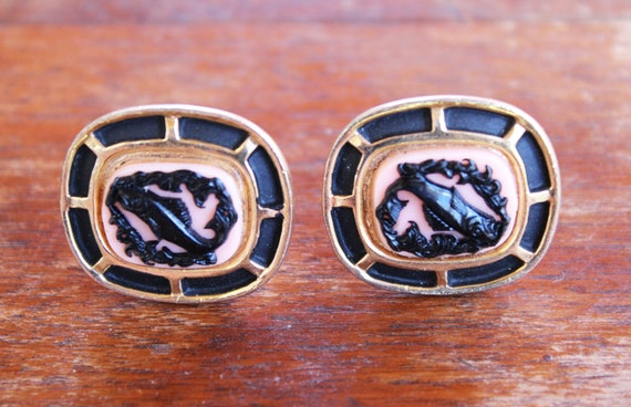 Anson Pink and Black Carved Fish Cameo Style Cuff… - image 1