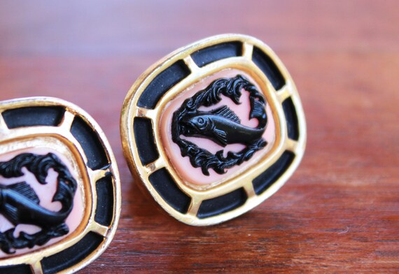 Anson Pink and Black Carved Fish Cameo Style Cuff… - image 5