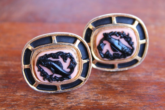 Anson Pink and Black Carved Fish Cameo Style Cuff… - image 3