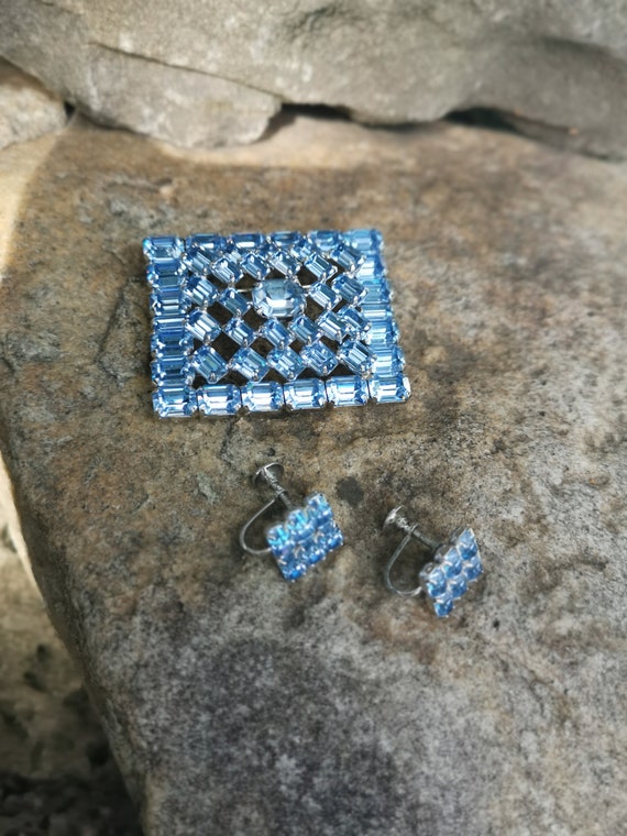 Unique Vintage Blue Strass Earrings and Pin Brooch