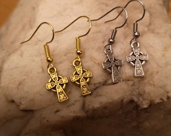 Petites boucles d'oreilles crochet croix celtique or ou argent antique