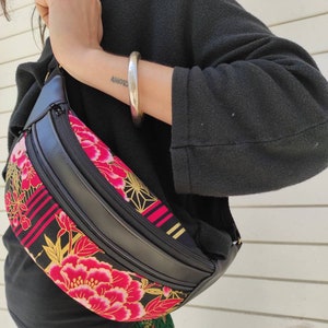 Fannypack // Fanny pack pivoines sur noir