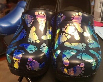 wonder woman clogs