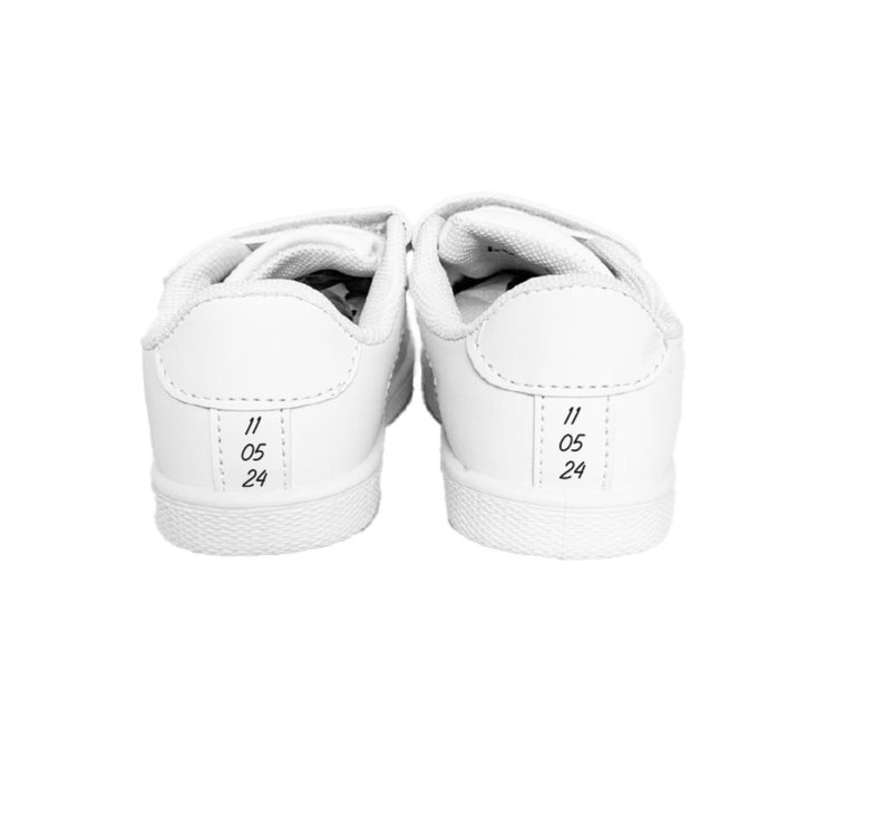 Sneakers Scratch unisexe personnalisées enfants cuir ou simili cuir pour Mariage Papa et maman se marient, Peintes à la main en France image 2