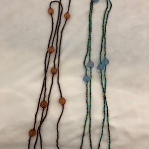 Set di 2 collane di perline - Blu e marrone