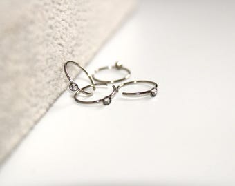 1 aro de nariz abierto de plata con una sola piedra preciosa transparente - 20G - 8 mm de diámetro