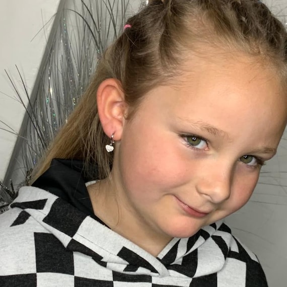 Earing kids deals