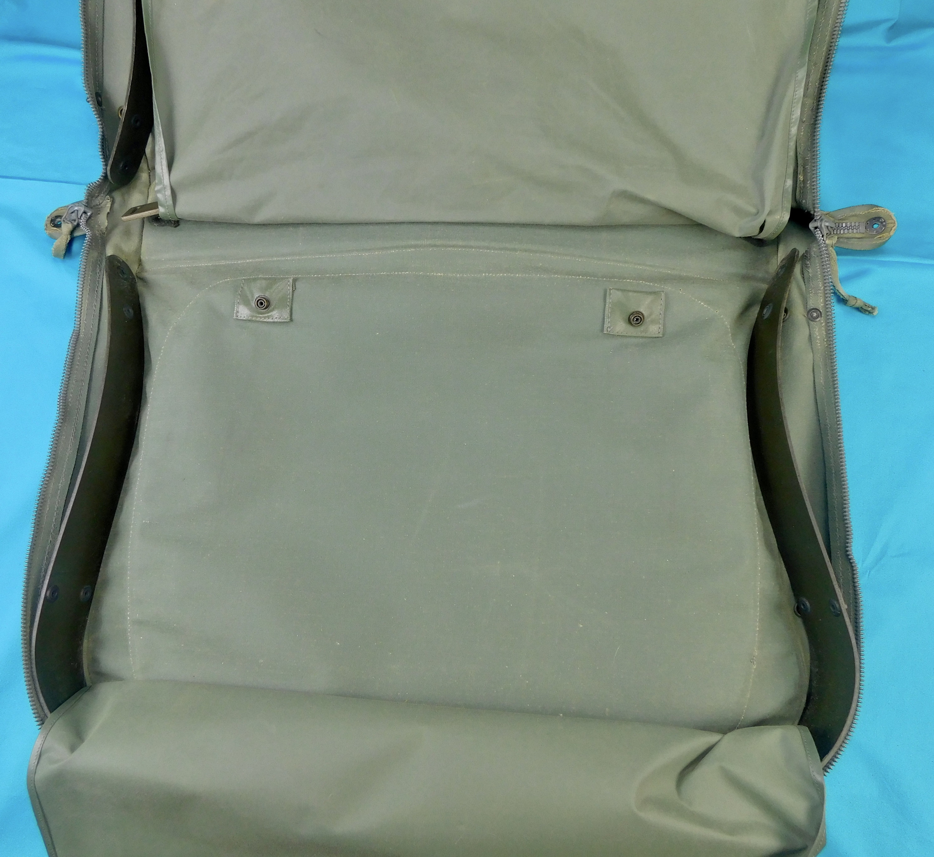 緑*様 1940's US AIR FORCE AVIATOR BAG USED 緑*様 1940's US AIR FORCE AVIATOR BAG USED - メルカリ