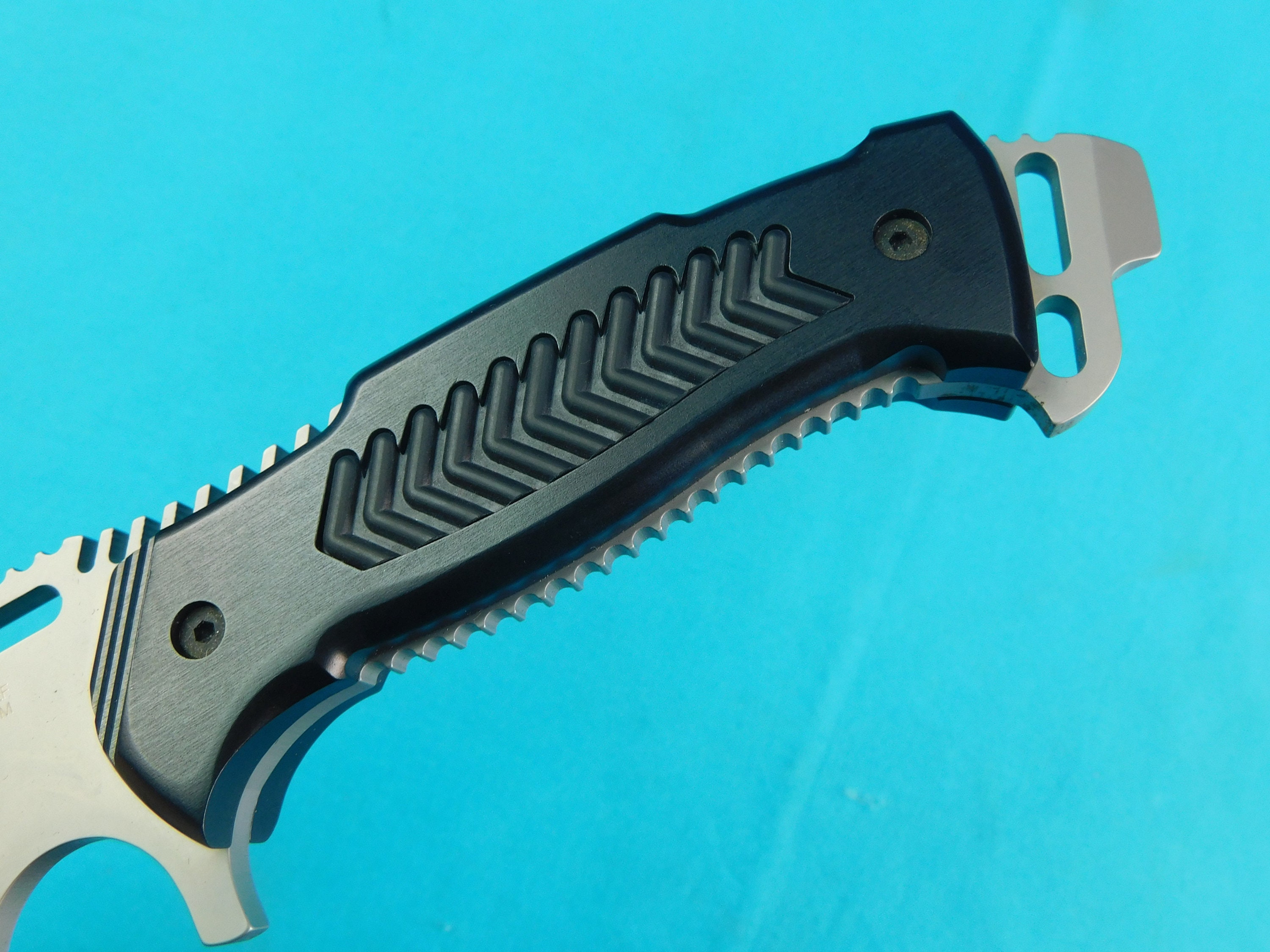US Made 2005 UZI Cryo Edge Defender Tactical Survival Knife W 