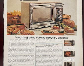 Anuncio de microondas Amana Radarange de 1972, página de revista antigua de decoración de casas y jardines, decoración retro de electrodomésticos de cocina, recetas de Martini & Rossi, Navidad