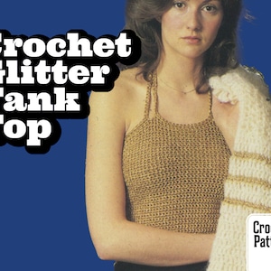 Könnte beinhalten: Ein Häkelmuster für ein Tanktop mit einem Halterneck-Stil in einem braunen und goldenen Farbschema. Das Muster wird auf einem Modell mit langen braunen Haaren gezeigt. Der Text "Crochet Pattern" ist in der unteren rechten Ecke des Bildes sichtbar.