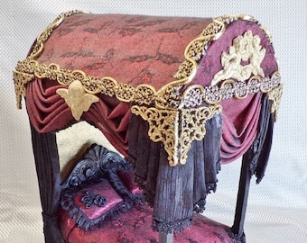 Dollhouse  1:12  Canopy Bed  Victorian Gothic Arched